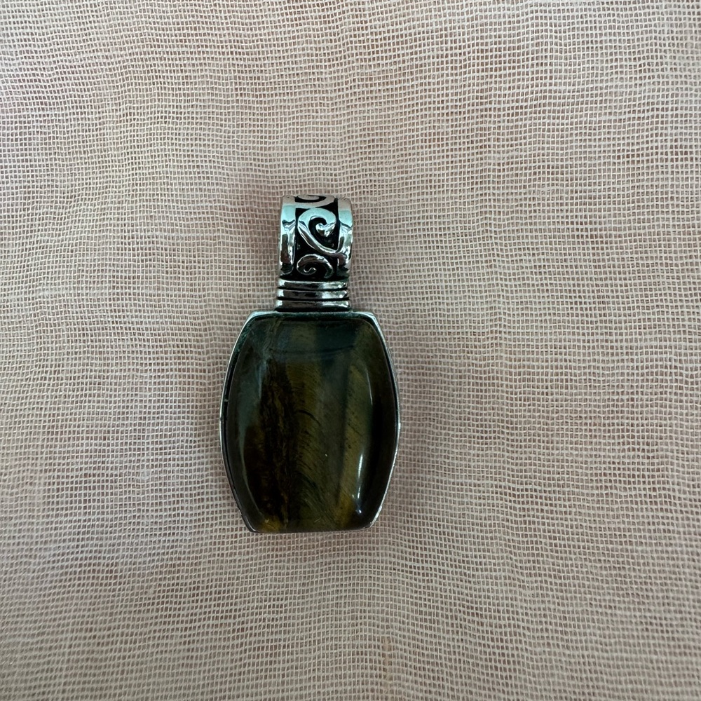 Lia Sophia Silver and Brown Pendant Necklace